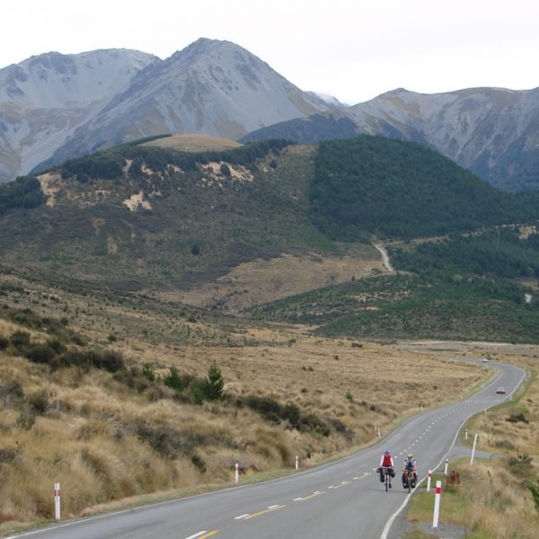 Using a Bicycle around New Zealand to Discover Real Beauty