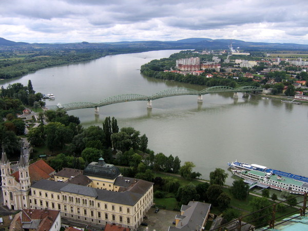 MÃ¡ria ValÃ©riaÂ´s bridge