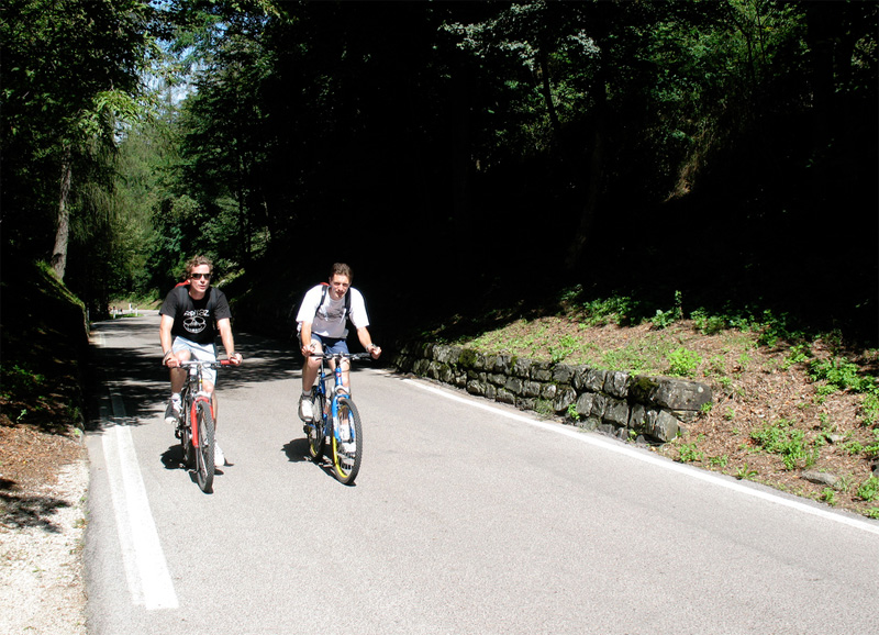 Two friends on short cycling tour