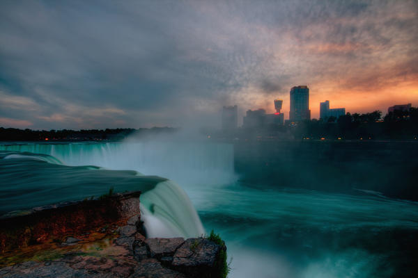 Horseshoe Falls at Sunset