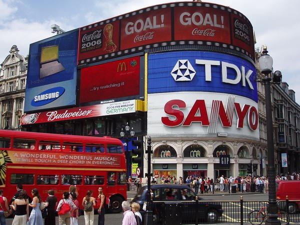 Plaza de Piccadilly Circus en Londres